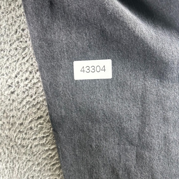 Urban Outfitters BDG Jeans Womens 27x29 Gray Cotton Denim Mom Tapered Workwear - Picture 10 of 10